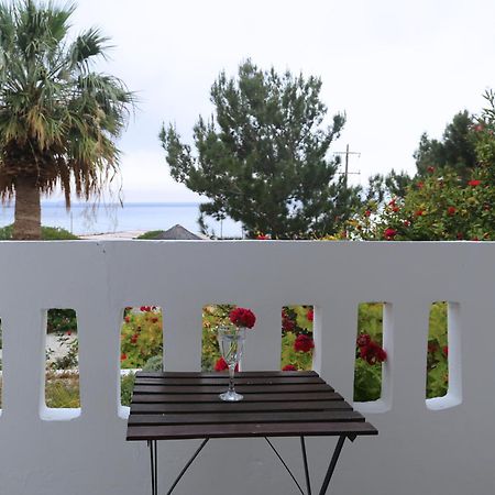 Aparthotel Kathys Island Retreat à Adia Extérieur photo