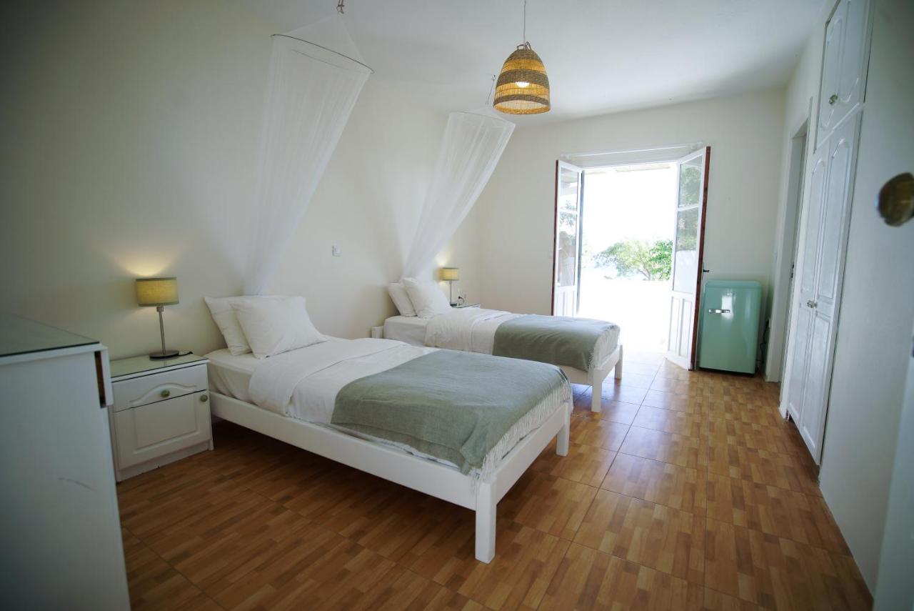 Aparthotel Kathys Island Retreat à Adia Extérieur photo