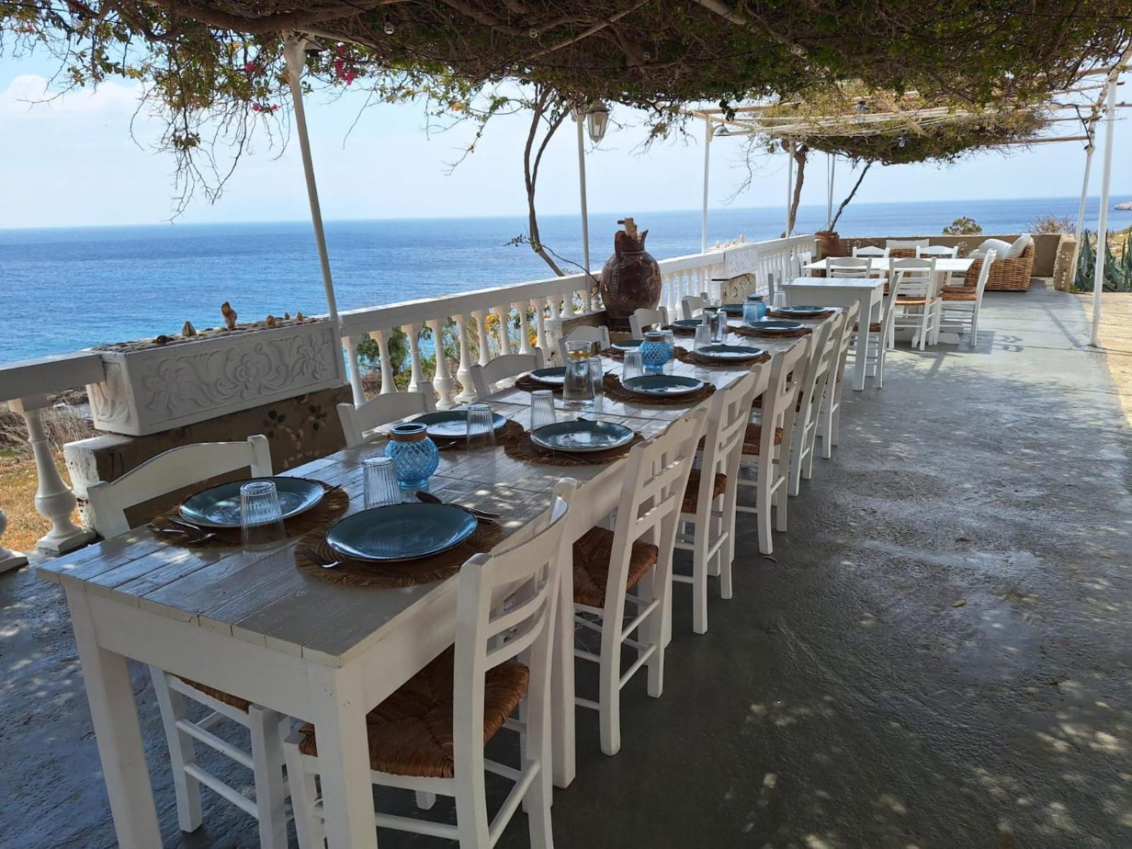 Aparthotel Kathys Island Retreat à Adia Extérieur photo