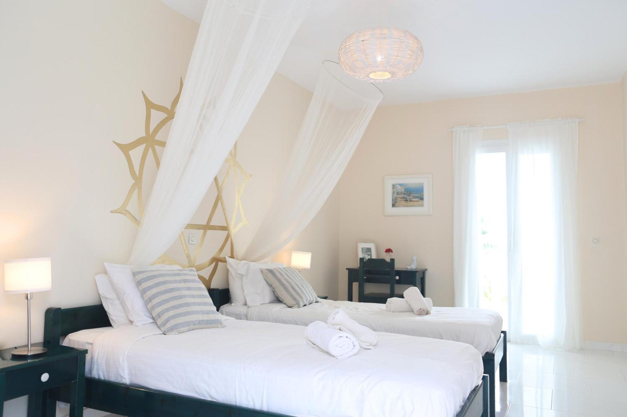 Aparthotel Kathys Island Retreat à Adia Extérieur photo