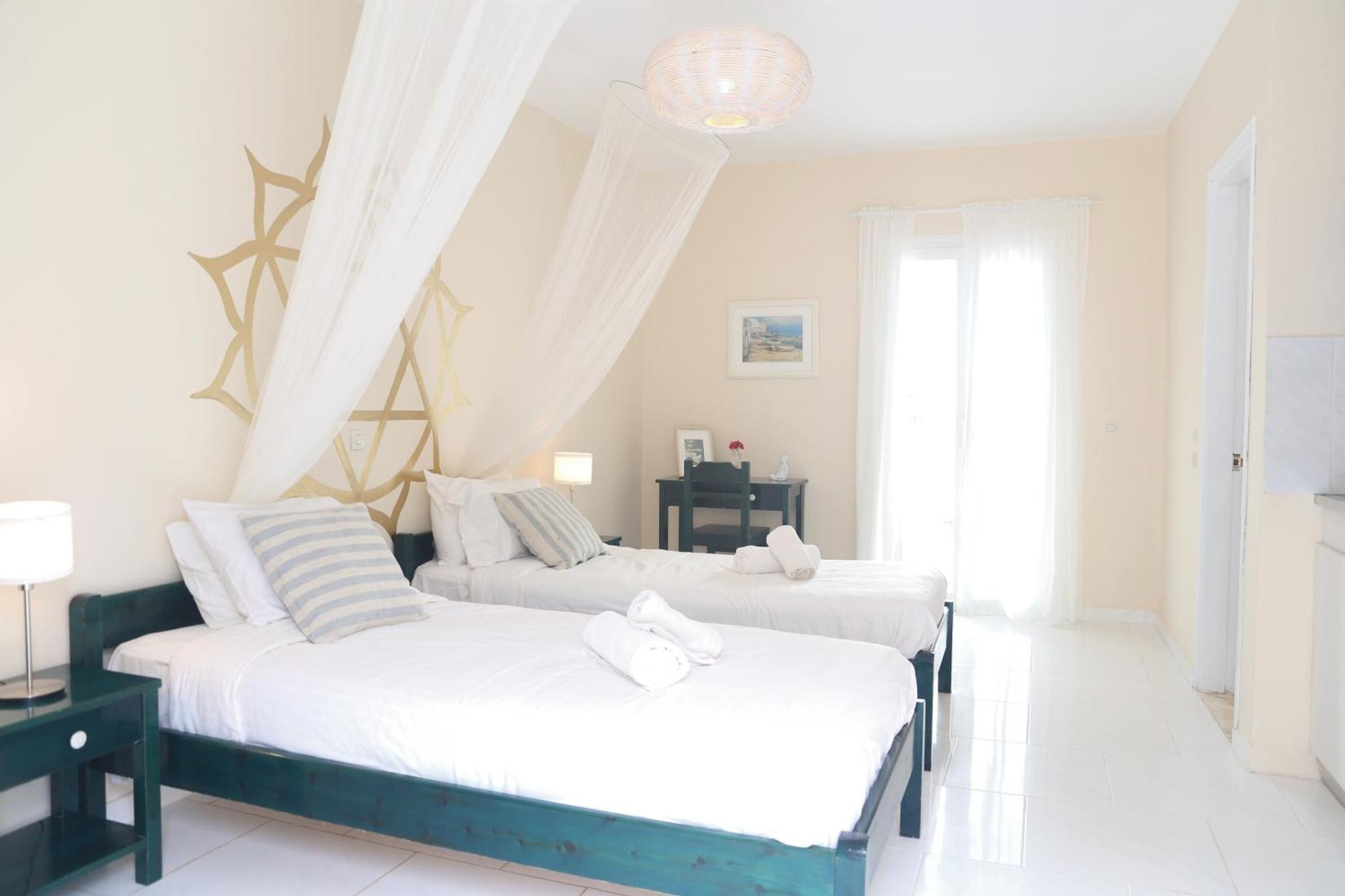 Aparthotel Kathys Island Retreat à Adia Extérieur photo