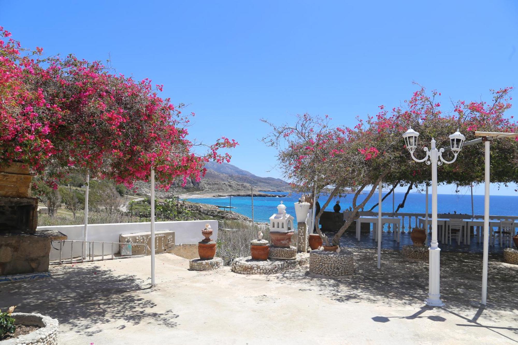 Aparthotel Kathys Island Retreat à Adia Extérieur photo